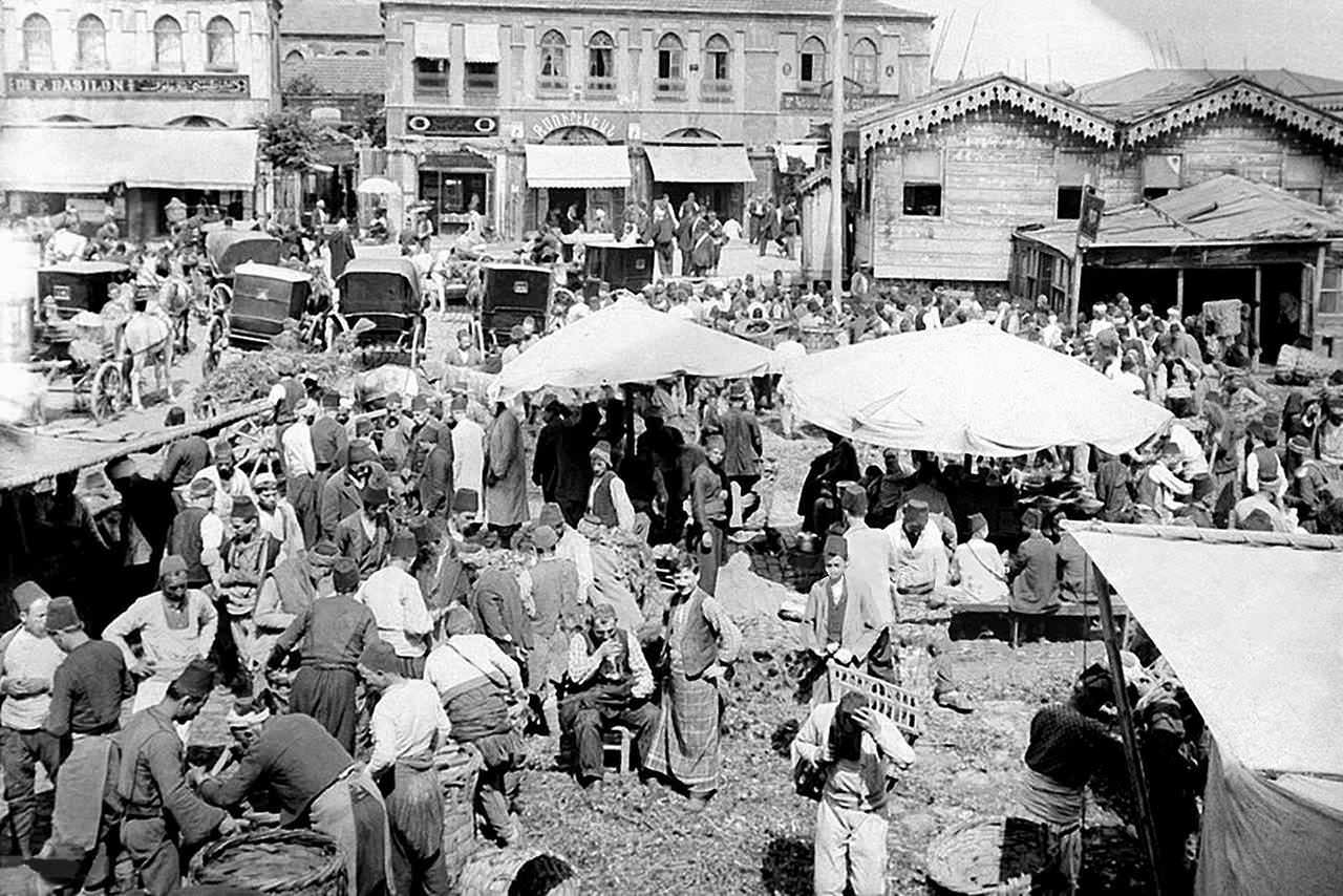 1905 yılında Eminönü Meydanı