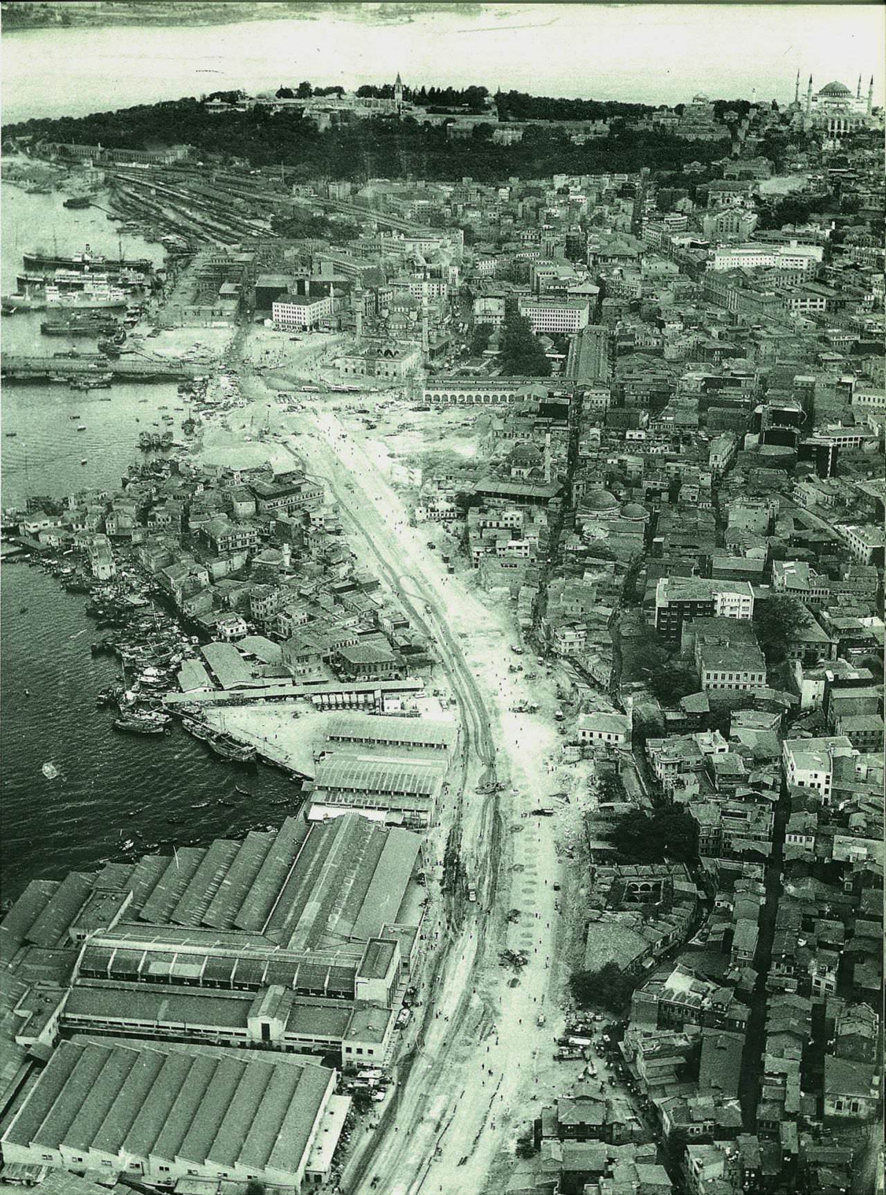 1958 / Eminönü-Unkapanı Arasındaki Yolun Açılması