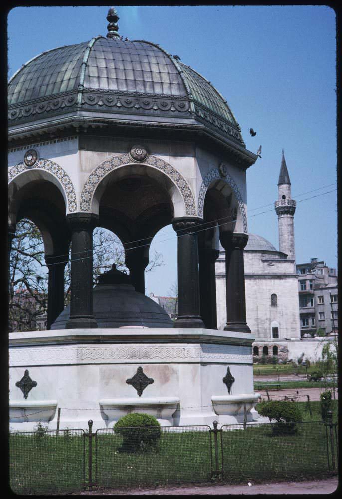 Alman Çeşmesi / 16 Mayıs 1965 Charles W. Cushman Koleksiyonu