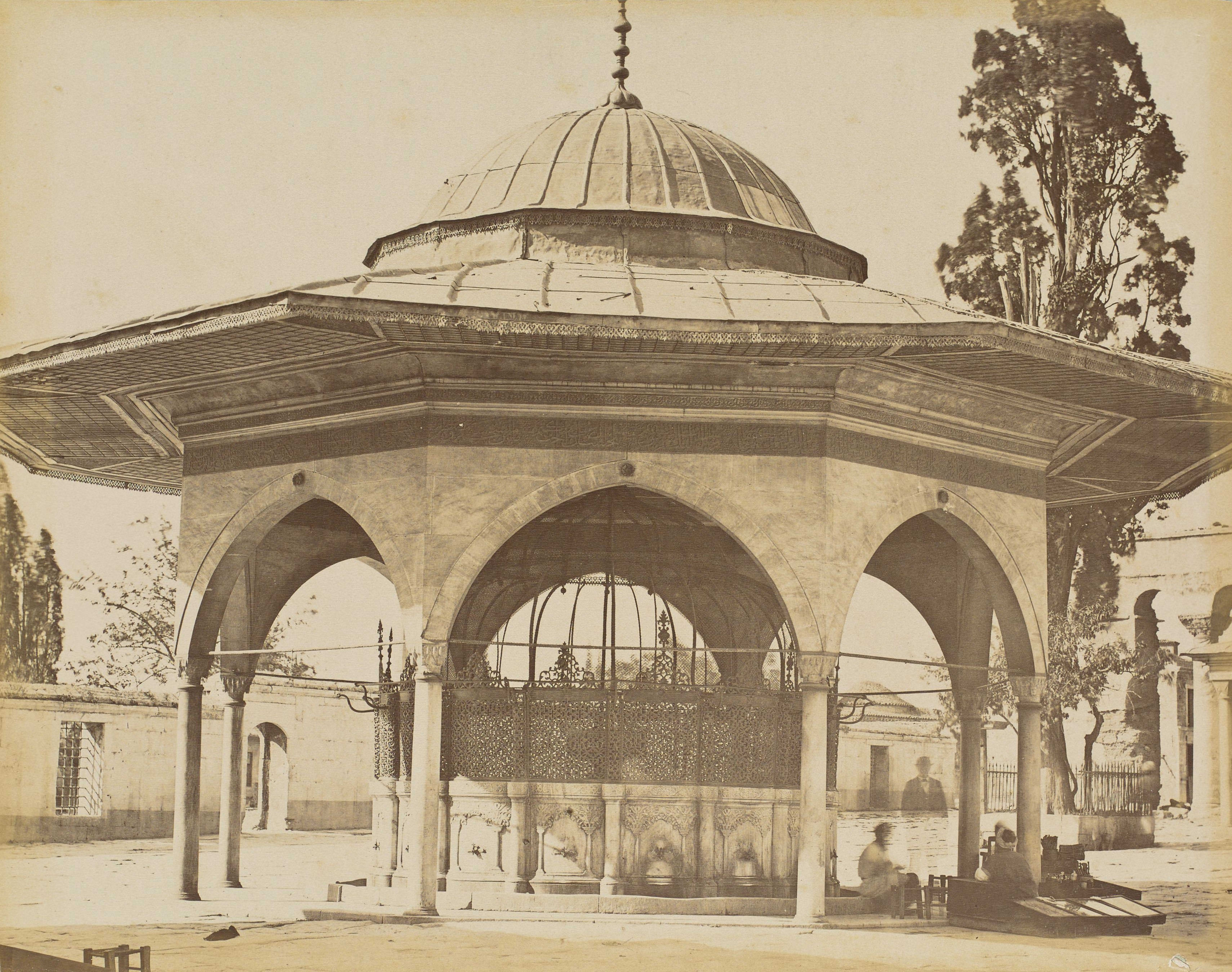 Ayasofya Şadırvanı / Pascal Sébah / 1875