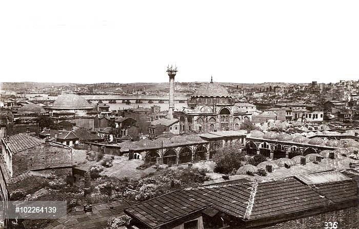 Balkapanı Hanı ve Rüstem Paşa Camii.