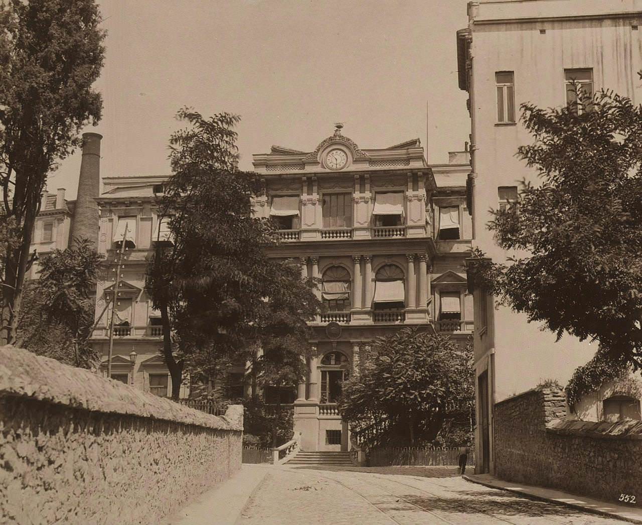 Beyoğlu, 6. daire