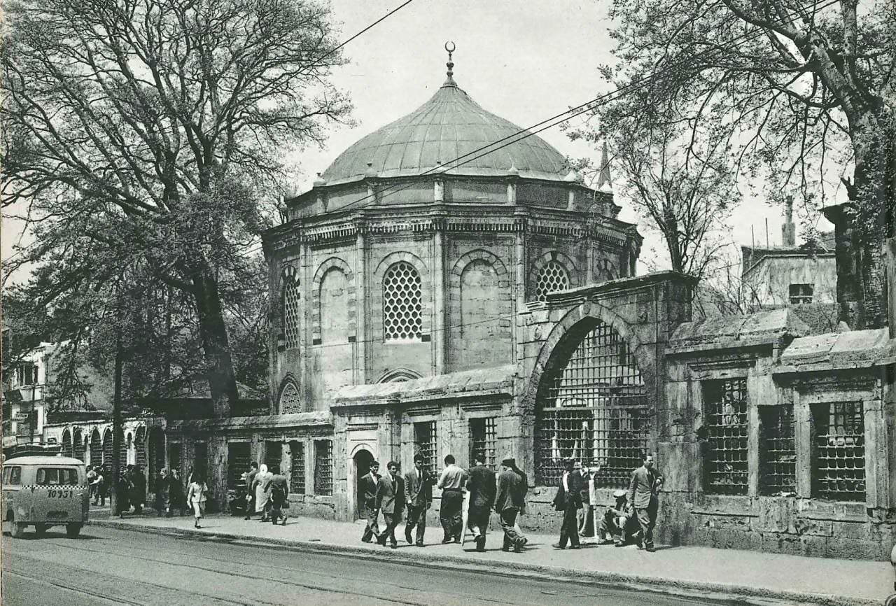 Çarşıkapı  Koca Sinan Paşa Türbesi / 1954