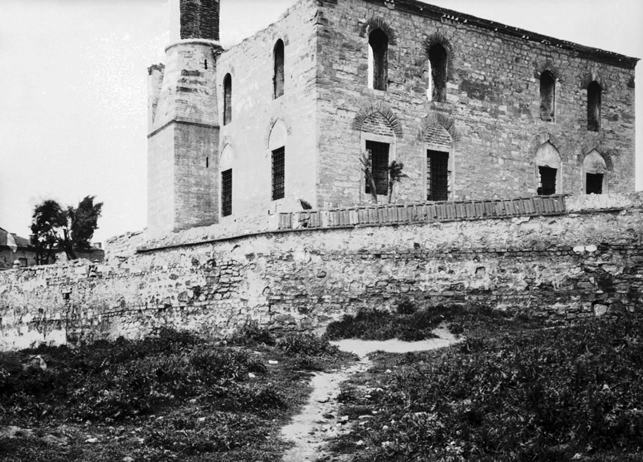 Defterdar Camii / Tophane