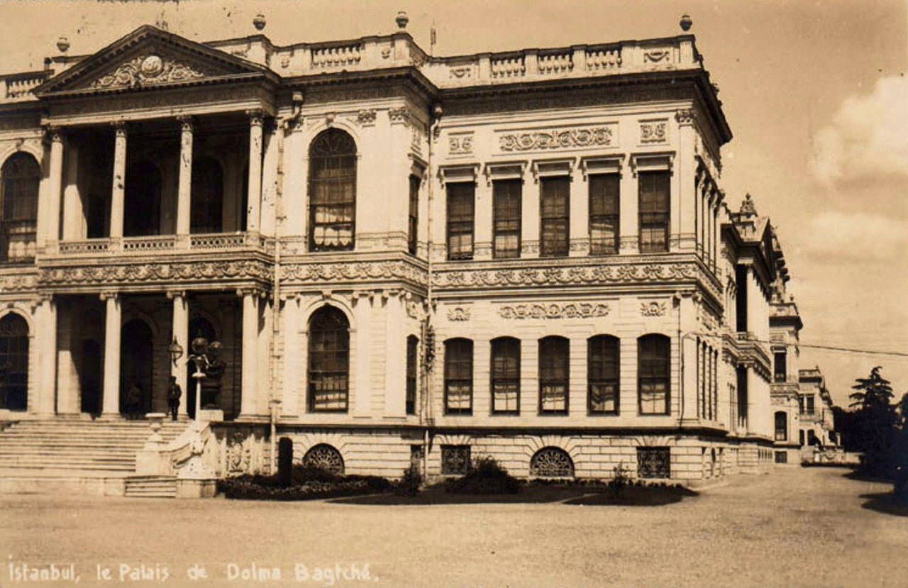 Dolmabahçe Sarayı