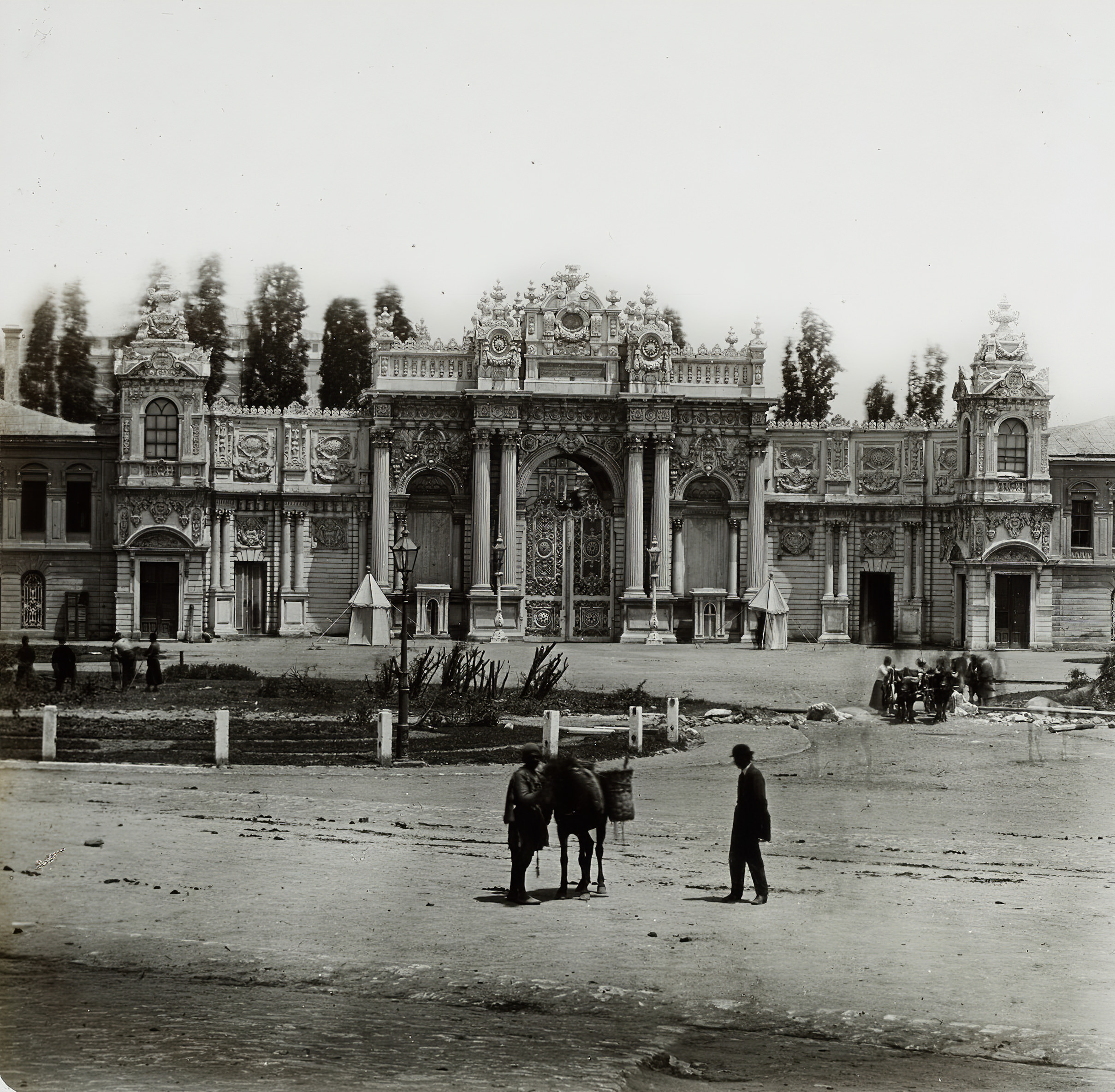 Dolmabahçe Sarayı Saltanat Kapısı / Levy et Fils Fotoğrafı / 1850'ler