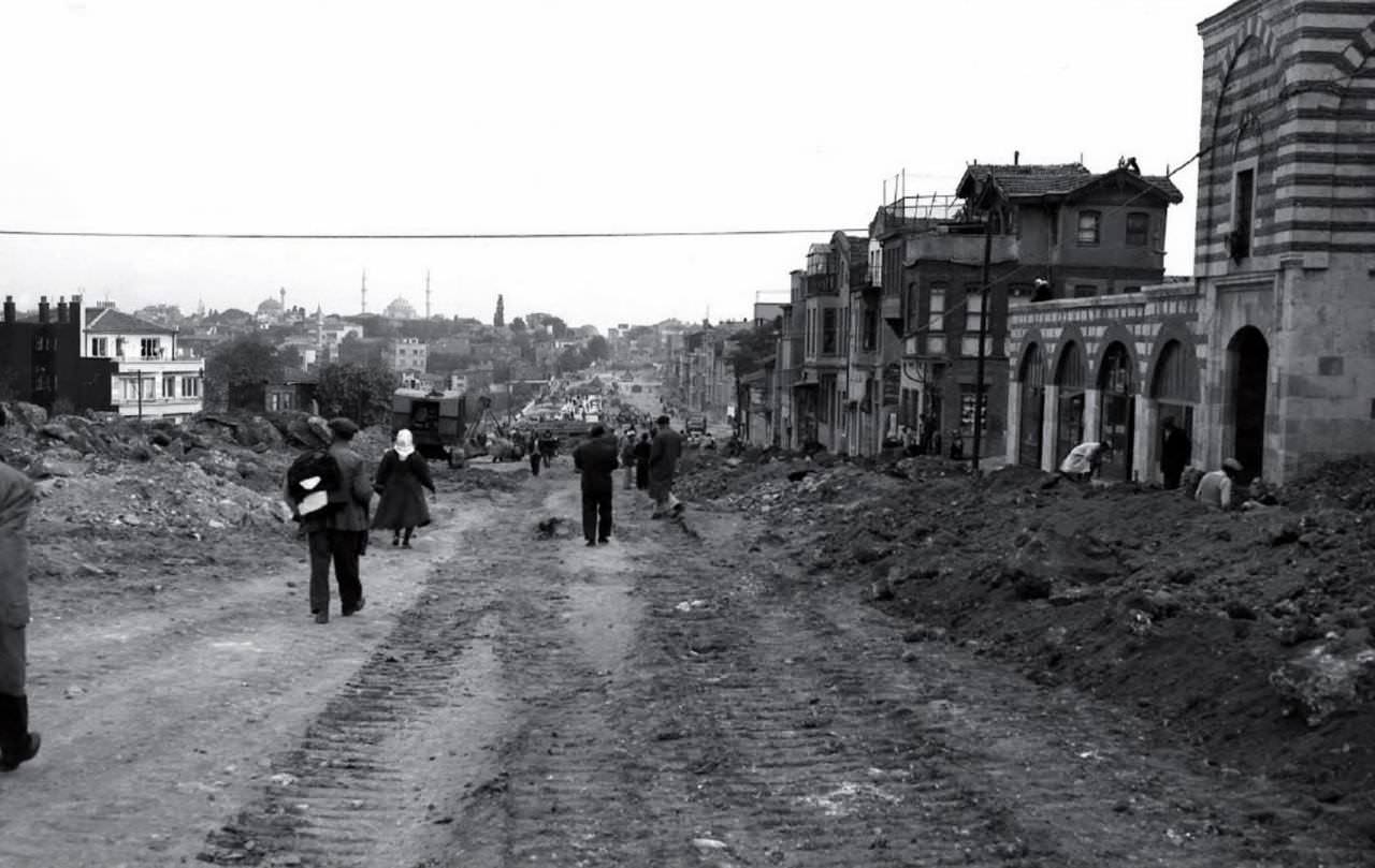 Edirnekapı Fevzipaşa Caddesi düzenlenmesi. / 1957-58