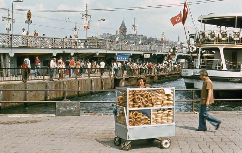 Eminönü ve Galata Köprüsü /  1981 Manfred Lentz izniyle yayınlanmıştır: http://reiselust.me/