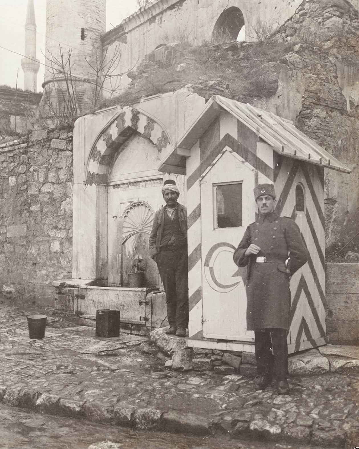 Eski İstanbul FotoğraflarI: Güngörmez Mescidi Sebili