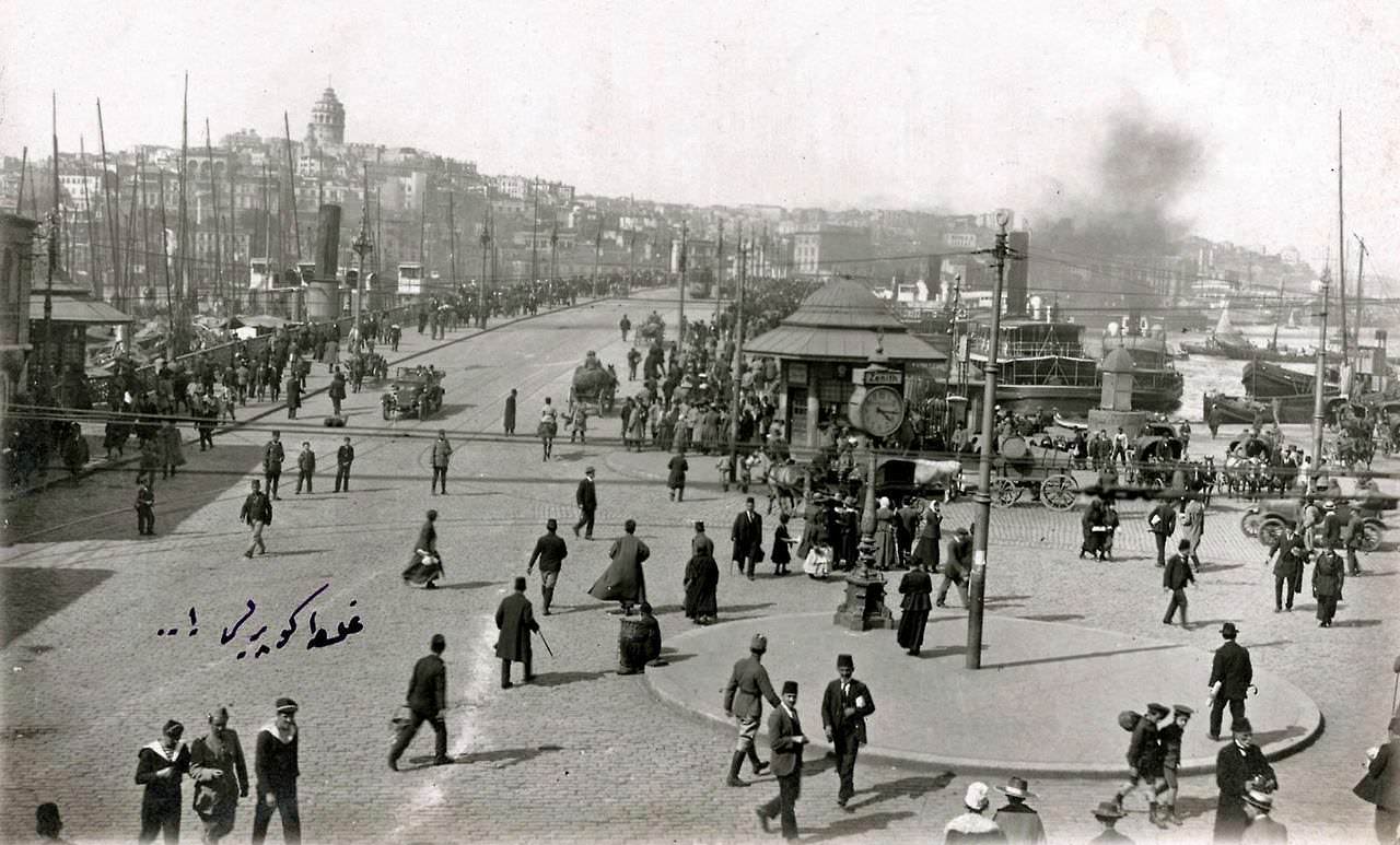 Galata Köprüsü Girişi / 1920′ler