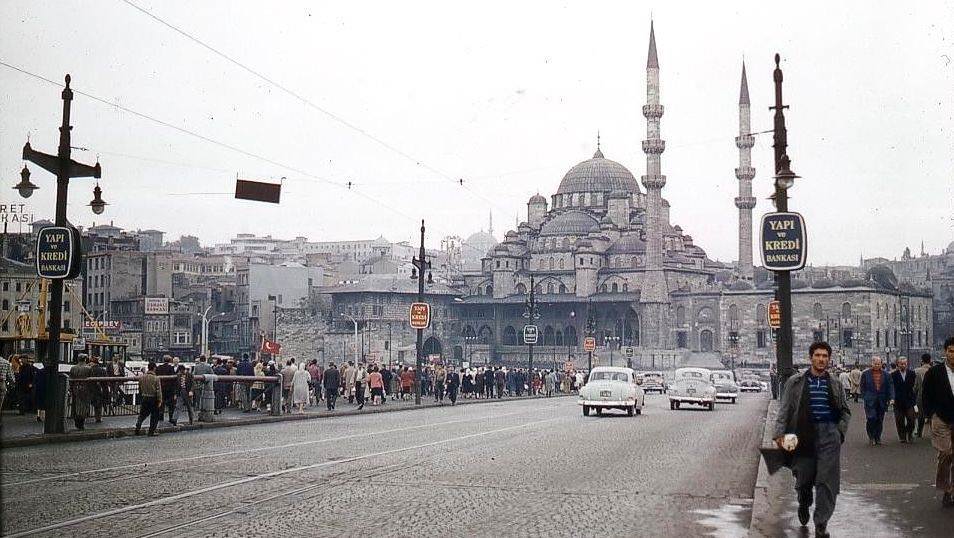 Galata Köprüsü Üstünde, 1962
