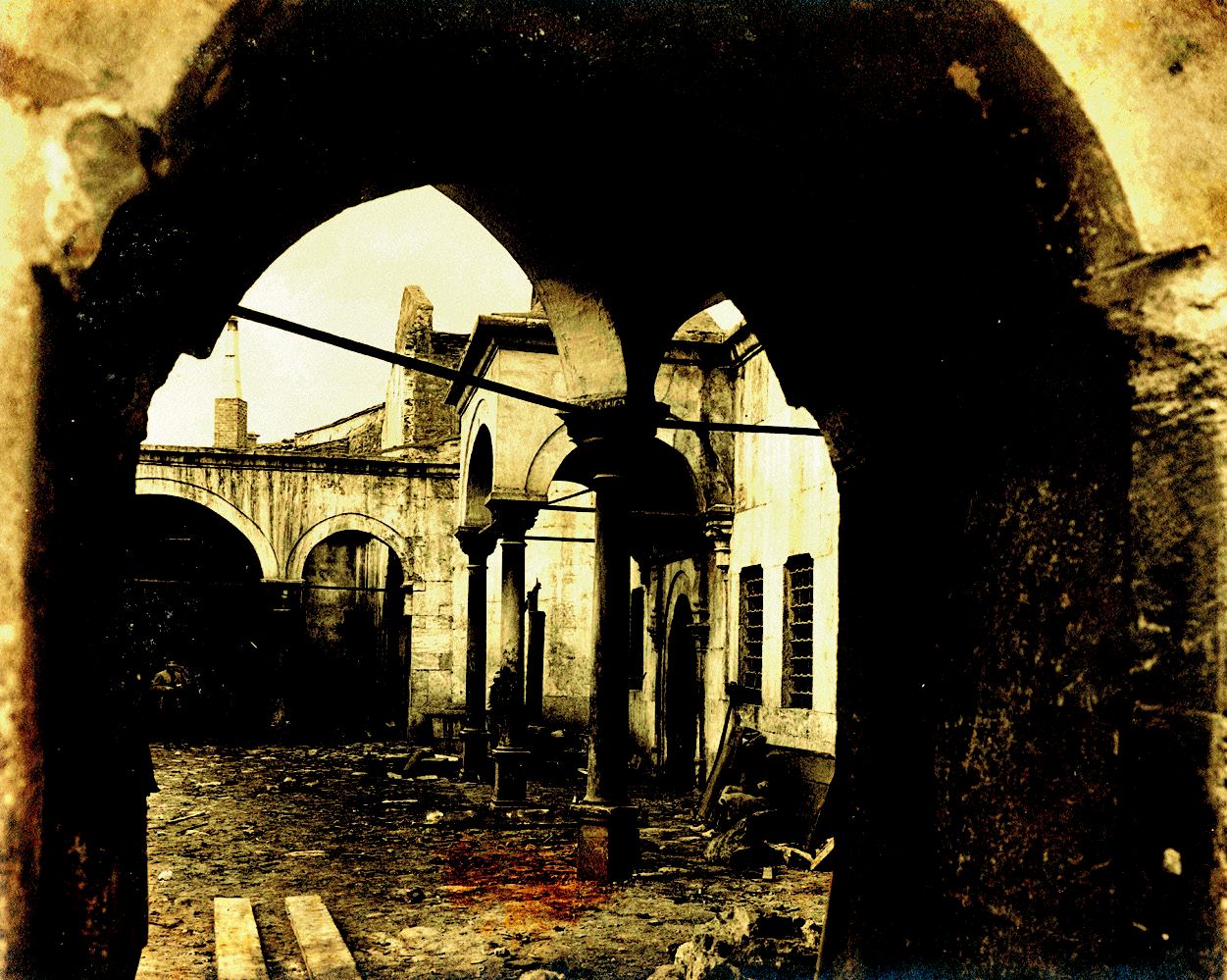 Hamidiye İmareti Avlu Girişi / Sébah ve Joaillier Fotoğrafı