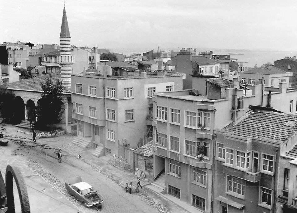 Hasanağa Nakilbent Camii, Gelinlik Sokak - Sultanahmet
