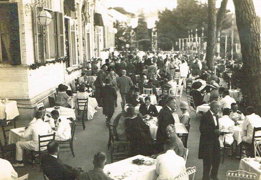 İngiliz İşgal Kuvvetleri Komutanı Sir Charles Harrington'un veda partisinden / Tarabya Summer Palace Hotel