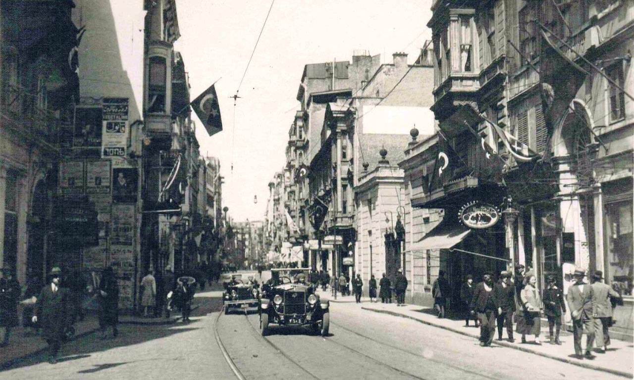 İstiklal Caddesi / 1920