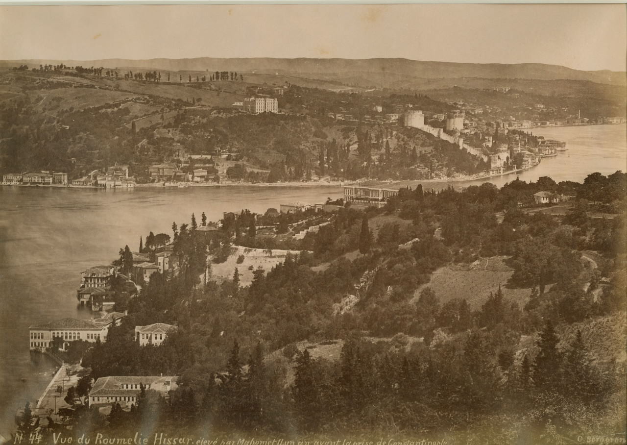 Kandilli sırtlarından Rumeli Hisarı, 1890 Guillaume Berggren fotoğrafı