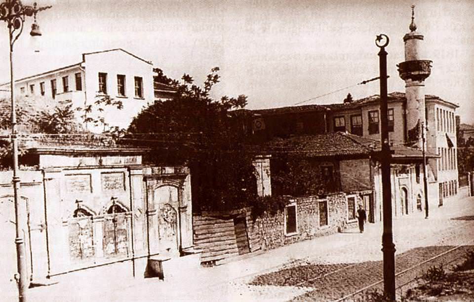 Keşfi Cafer Efendi Tekkesi Fındıklı'da bulunan Çifte Saraylar'ın hemen arkasında