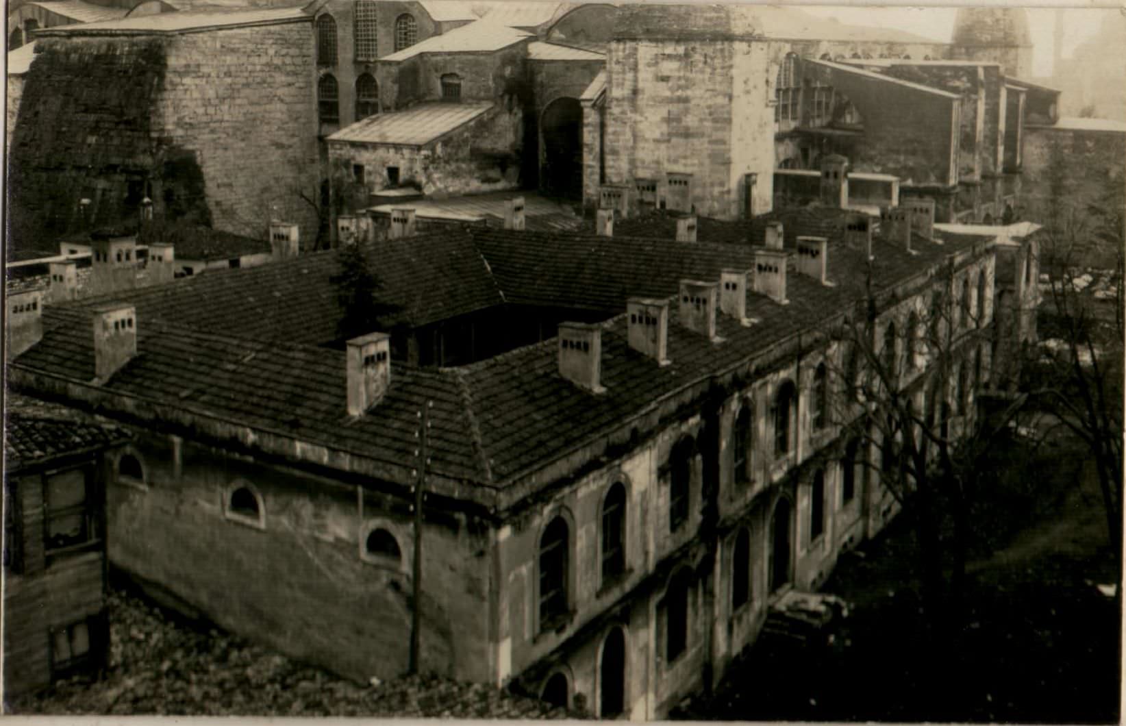 Kimsesiz Çocuk Yurdu Olarak Kullanılan Ayasofya Medresesi (1936), Encümen Arşivi