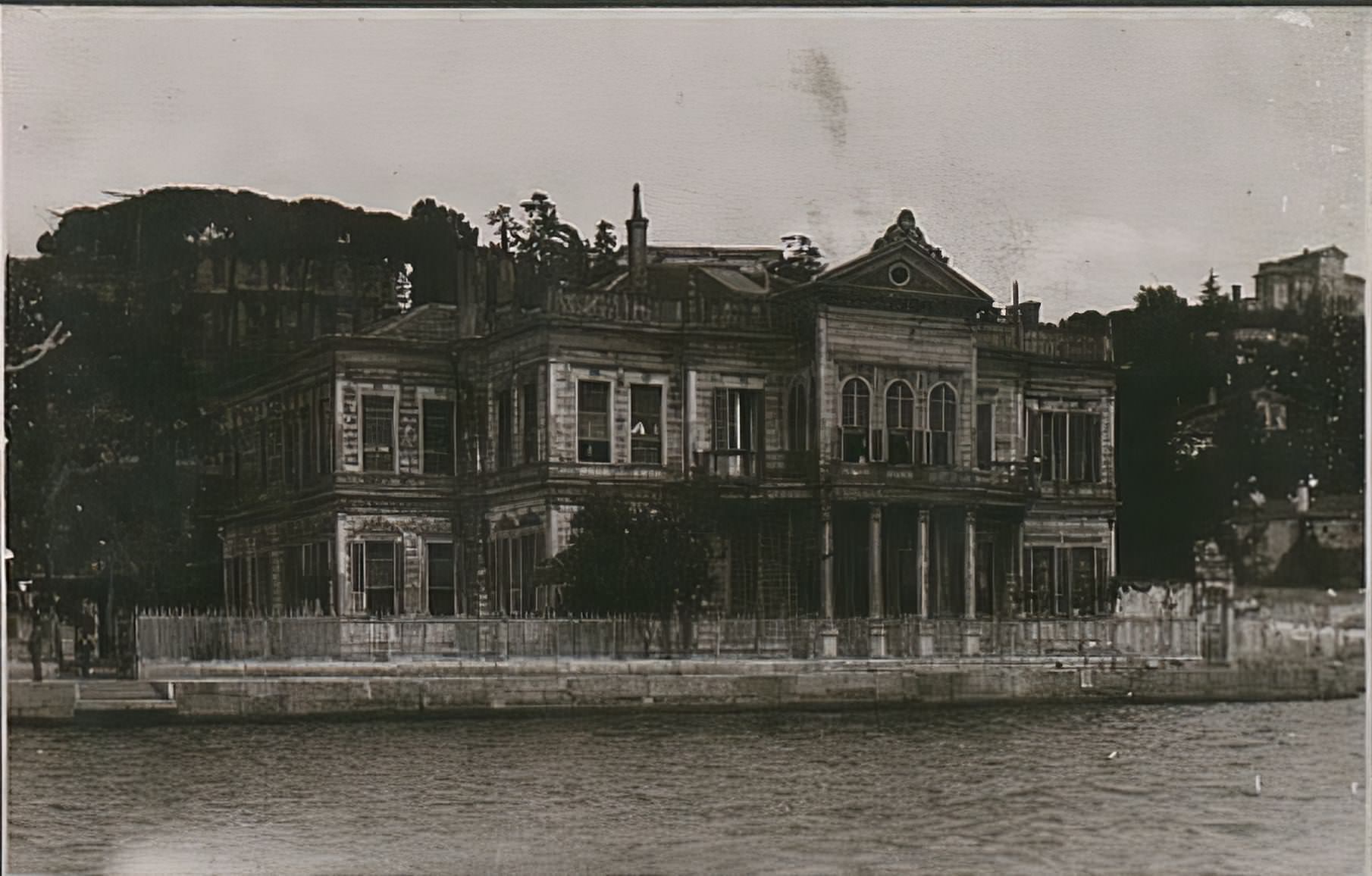 Ortaköy İnönü Erkek Yatılı Şehir Mektebi.