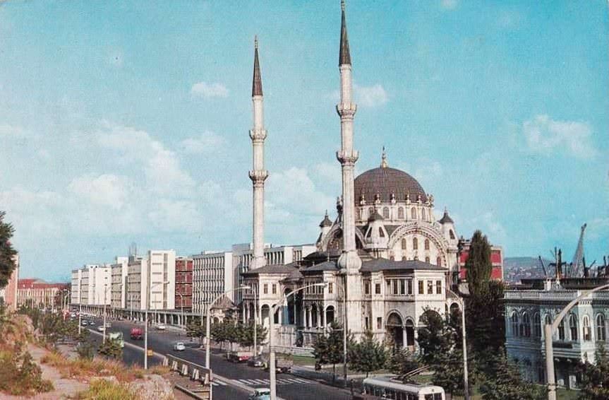 Renkli Nusretiye Camii Fotoğrafı