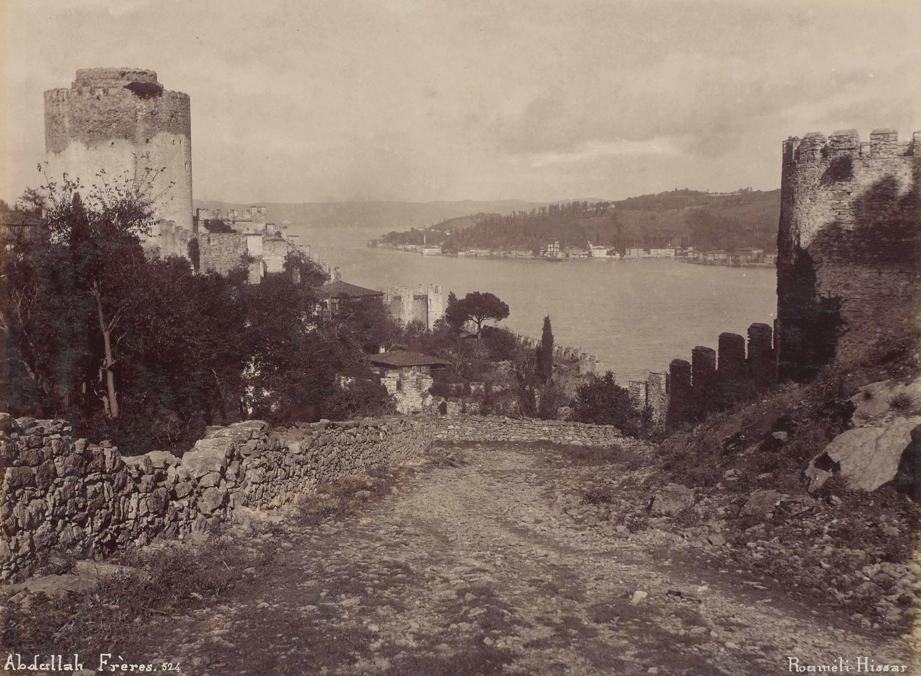 Rumeli Hisarı / Abdullah Fréres / 1880s
