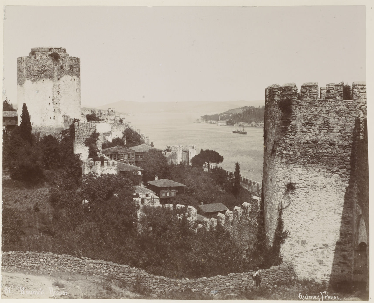 Rumeli Hisarı Gülmez Fréres Fotoğrafı