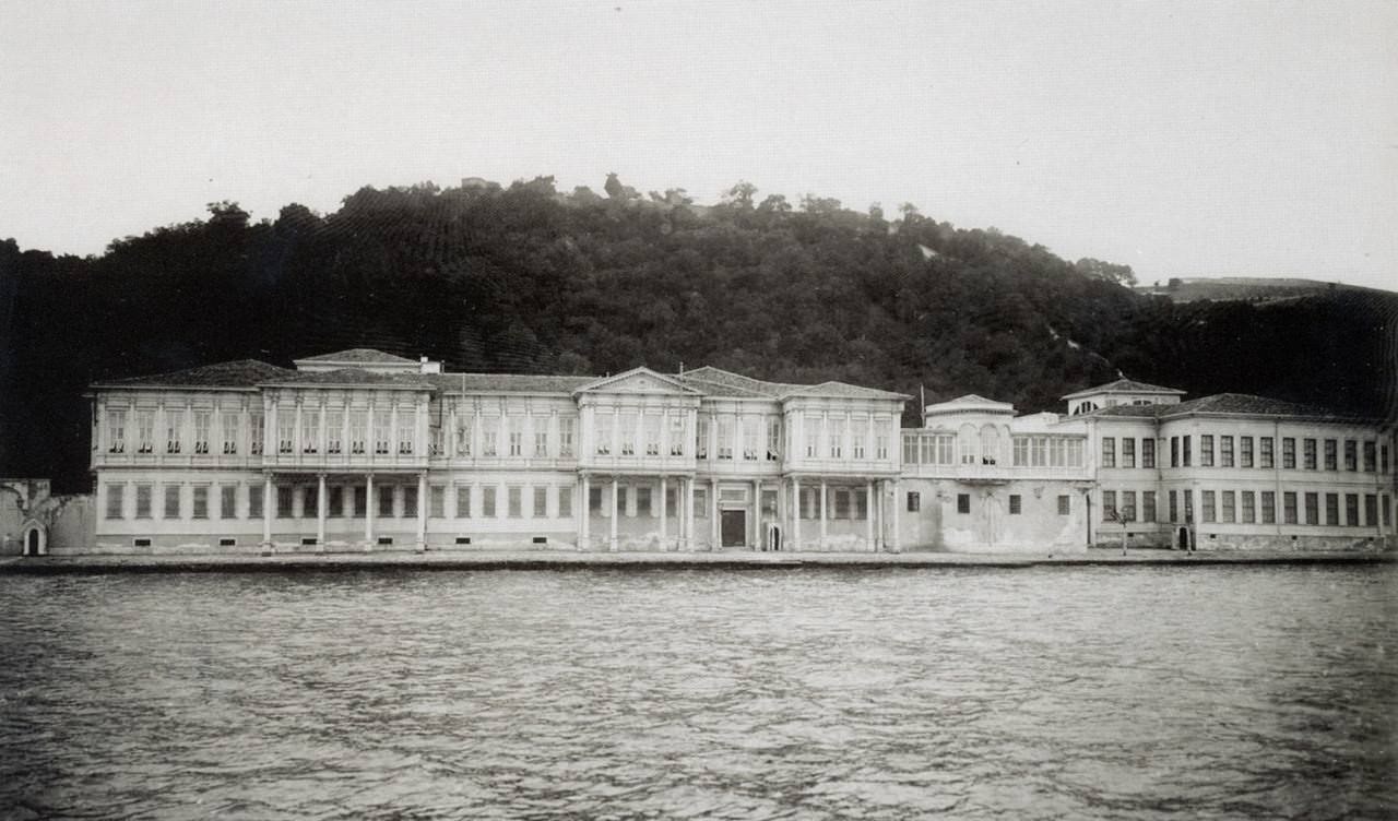 Seniha Sultan Sahilhanesi - Kuruçeşme