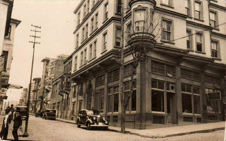 Sirkeci Ebussuud Caddesi ve Meserret Kıraathanesi