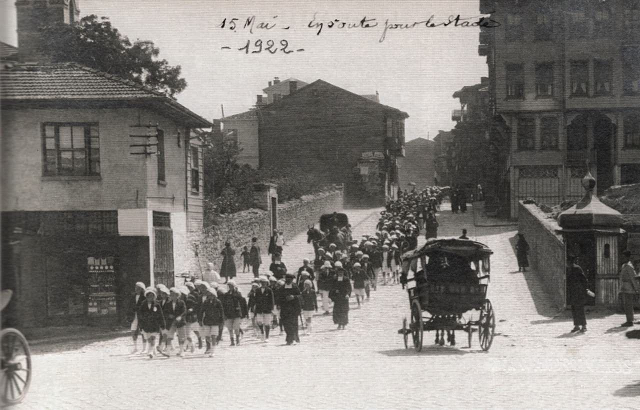 St. Joseph Koleji öğrencileri / Altıyol - Kadıköy / 1922