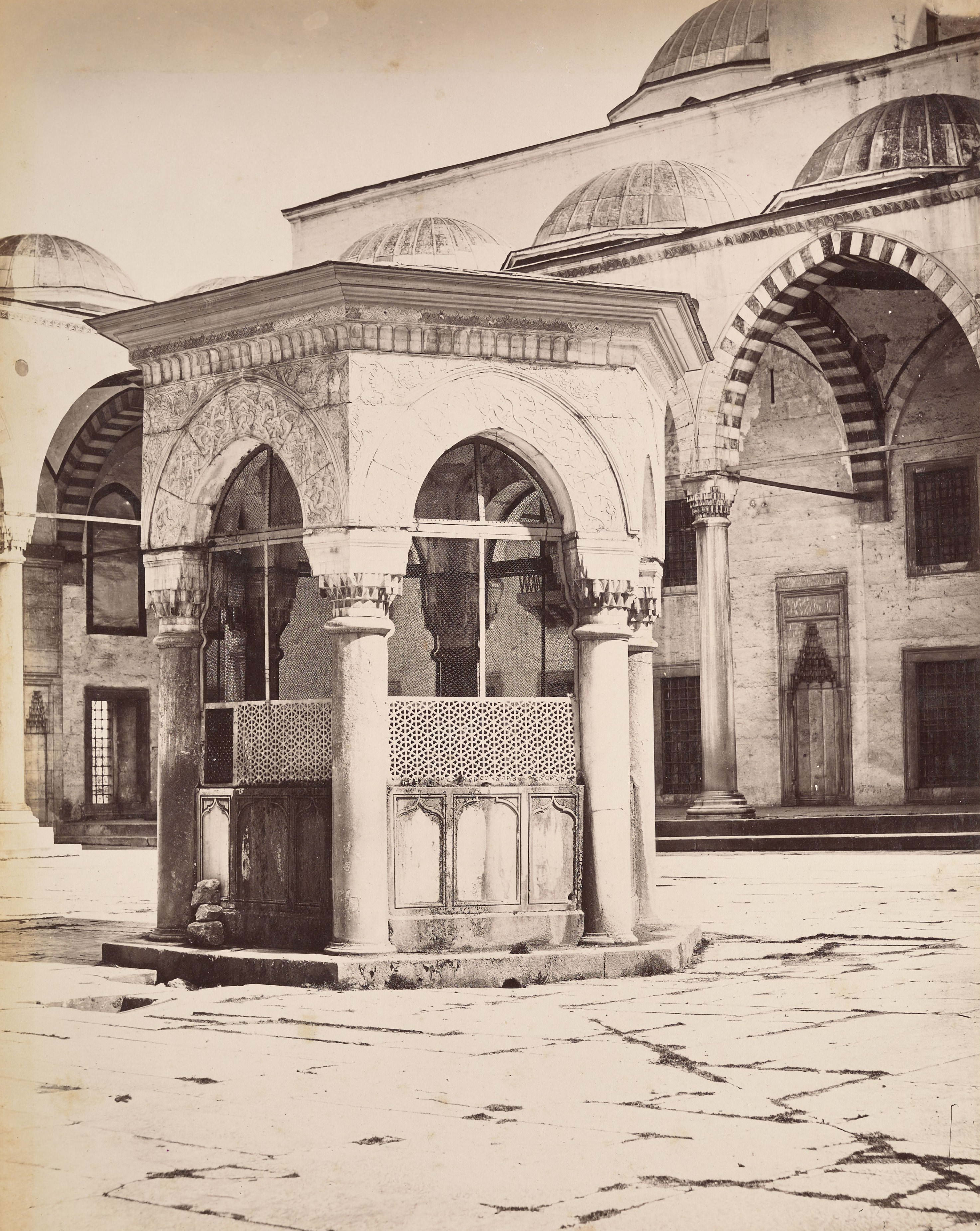Sultan Ahmet Camii Avlusu / Abdullah Fréres / 1875-80