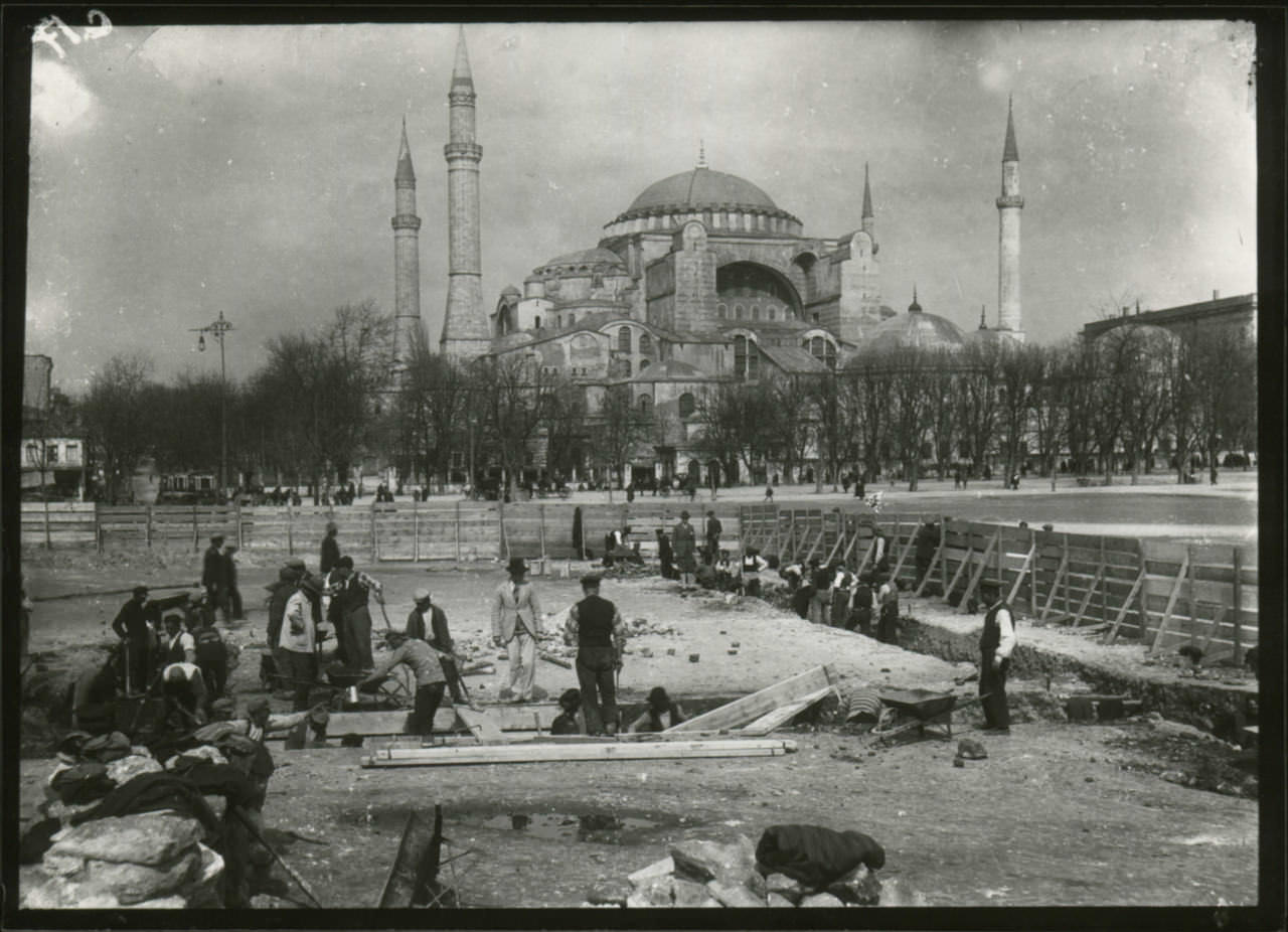 Sultanahmet Kazıları ve Ayasofya / 1927 David Talbot-Rice arşivi