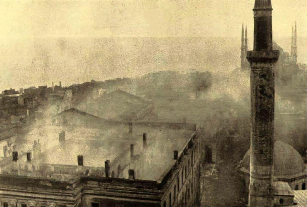 Sultanahmet’teki Adliye Binası Yanarken / 4 Aralık 1933