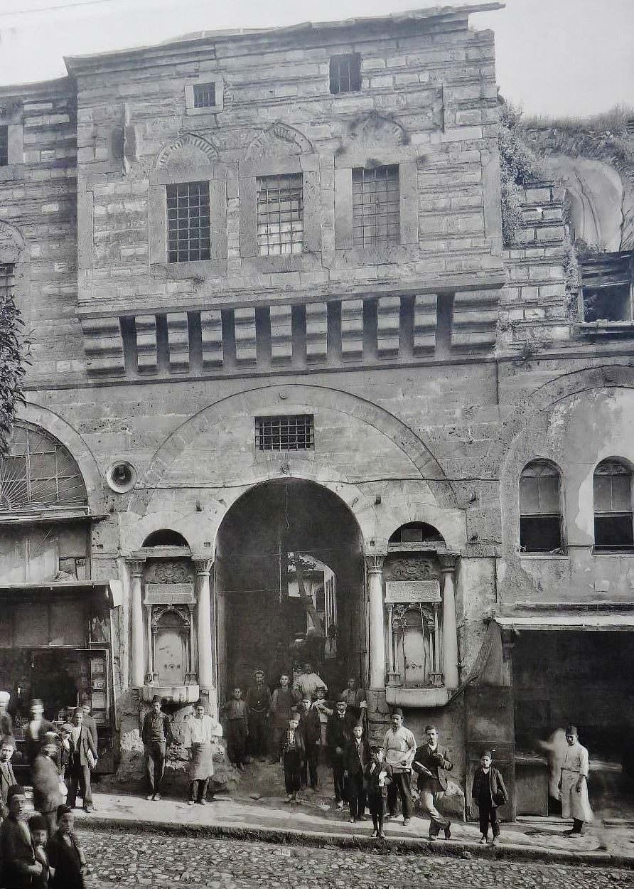 Süpürgeciler Hanı, Beyazıt
