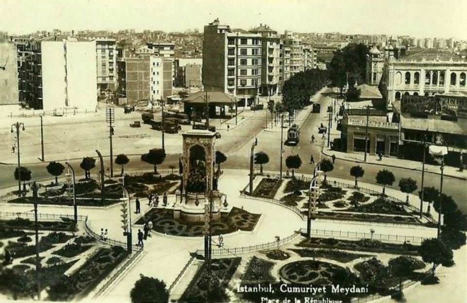 Taksim Cumhuriyet Anıtı / 1933