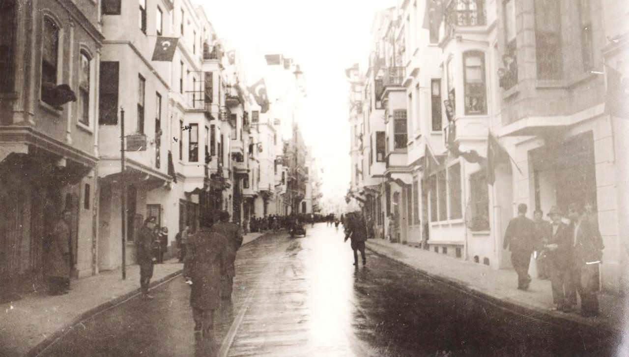 Tarlabaşı http://harita.yandex.com.tr/-/CVvkBEYp