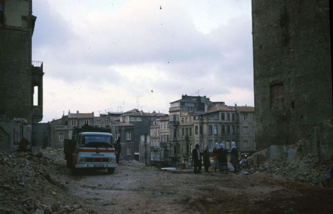 Tarlabaşı istimlakı (1986) SALT Araştırma, Söylemezoğlu Arşivi