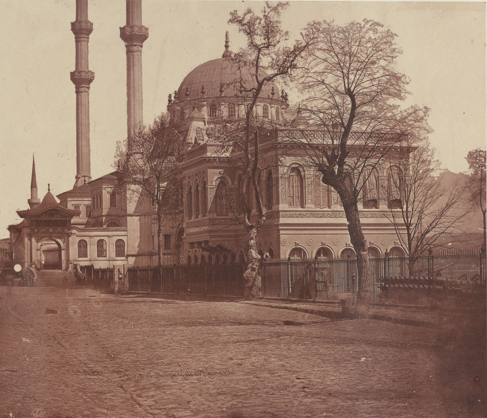 Tophane Kasrı ve Nusretiye Camii / Robertson ve Beato Fotoğrafı