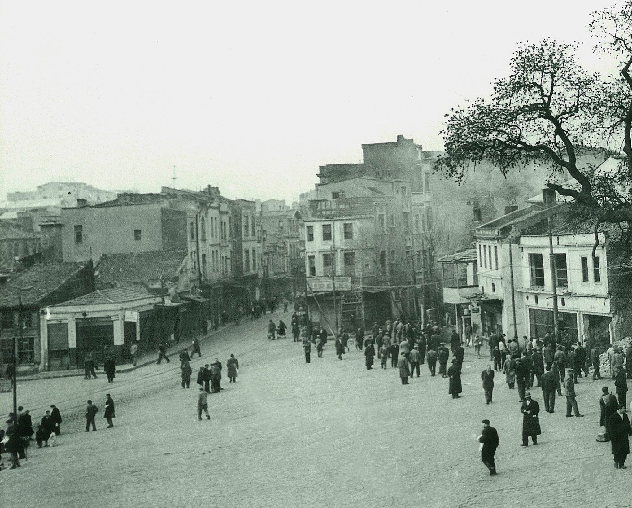 Tophane Meydanı / 1944