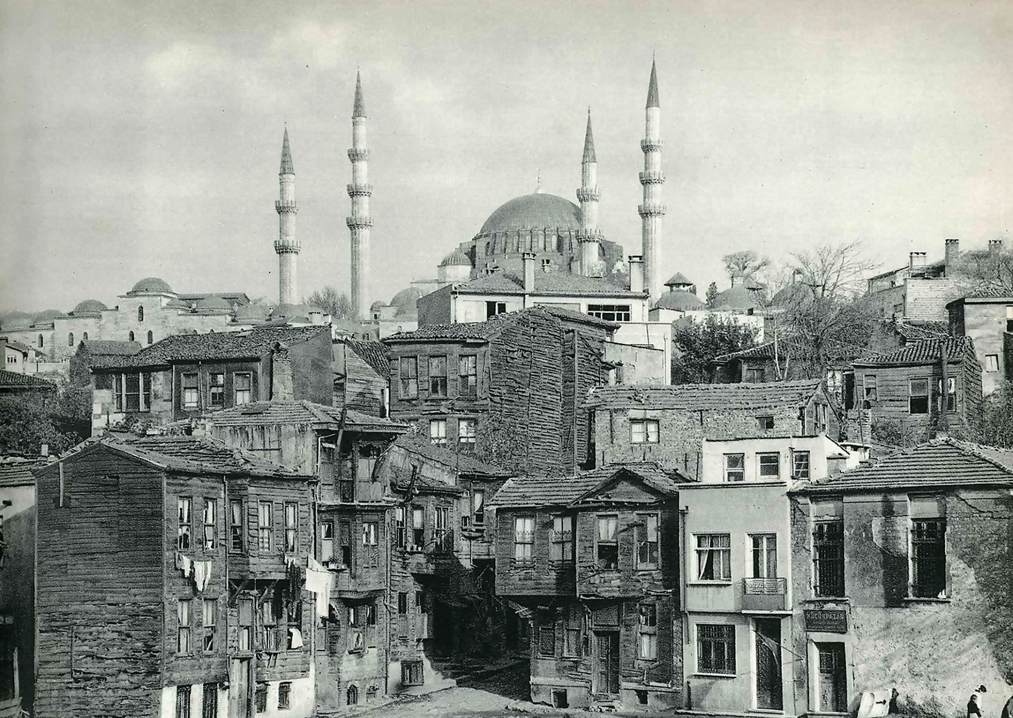 Unkapanı, Eski Ahşap Evler ve Süleymaniye Camii / 1954
