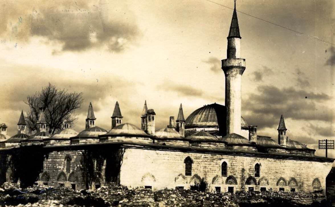 Yavuz Sultan Selim Medresesi / Halıcılar