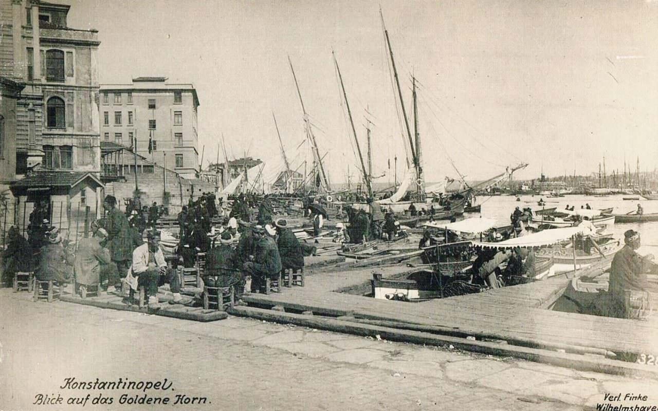 Yemiş İskelesi'nden Haliç'e bakış