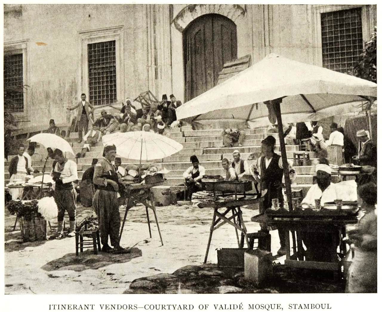 Yeni Cami Önü, 1909