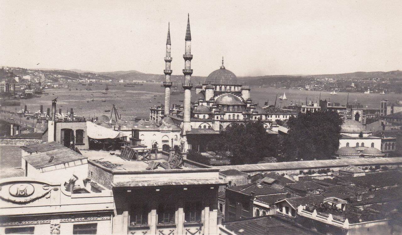 Yeni Cami ve Arka Kısımları