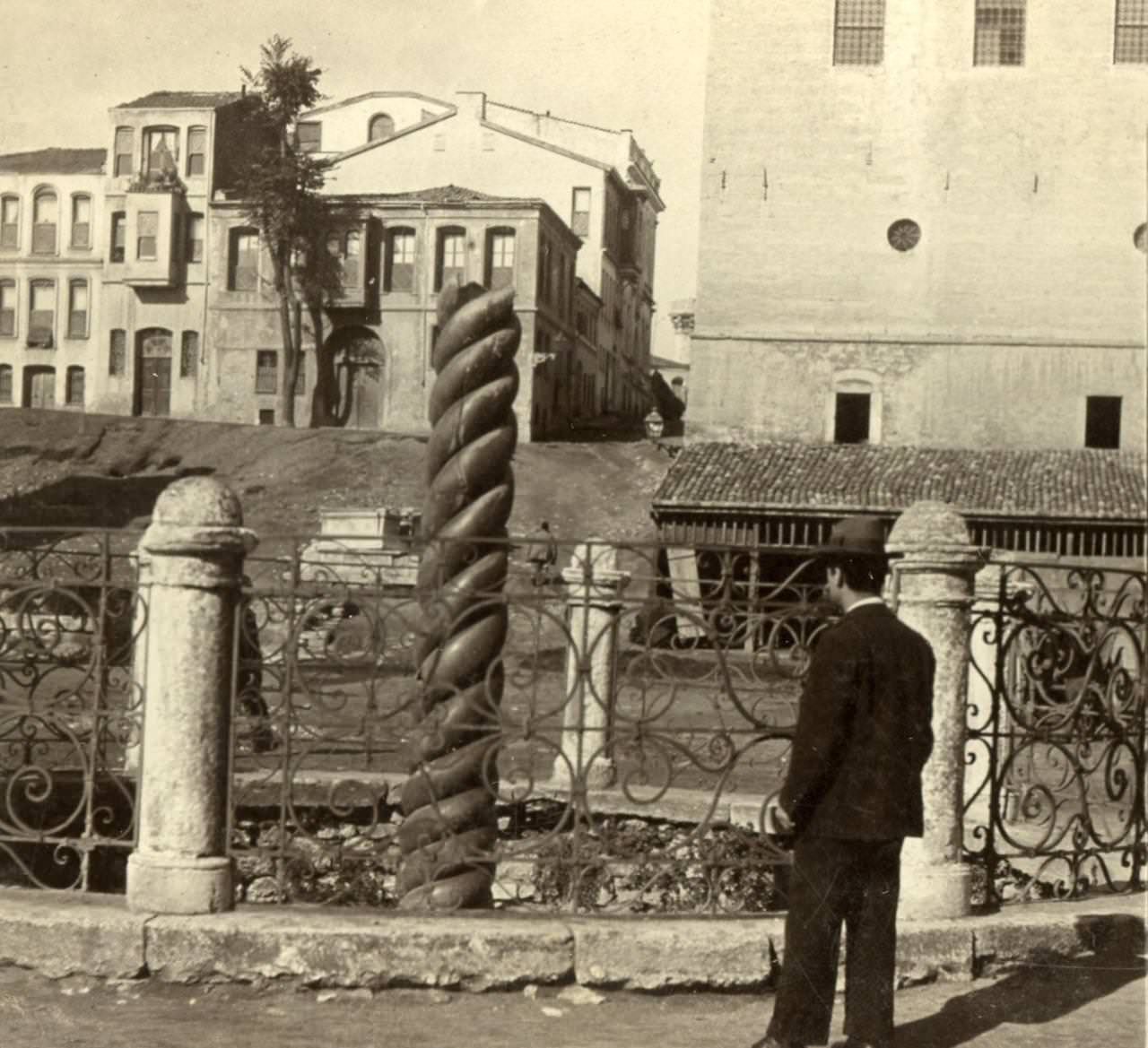 Yılanlı Sütun, Sultanahmet
