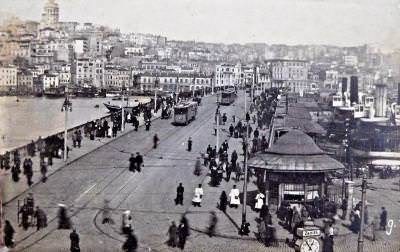 1910′lu yıllarda Galata Köprüsü