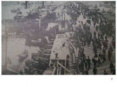 Ahşap Galata Köprüsü'nün Sökülüşü, 1912