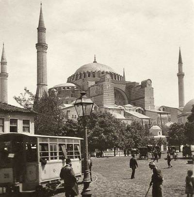 Atlı Tramvay ve Ayasofya / 1906