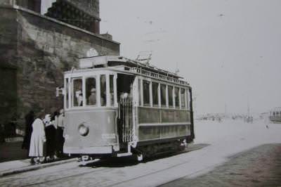 Bahçekapı Girişinde Tramvay