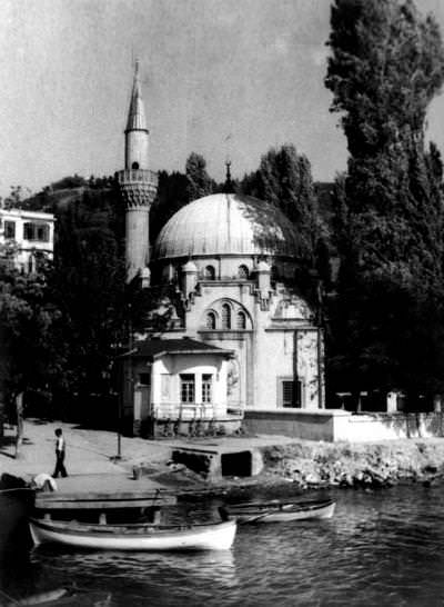 Bebek Camii