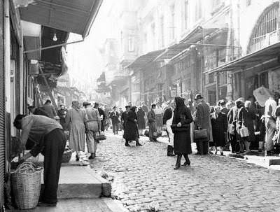 Beyoğlu Sahne Sokak, 1945